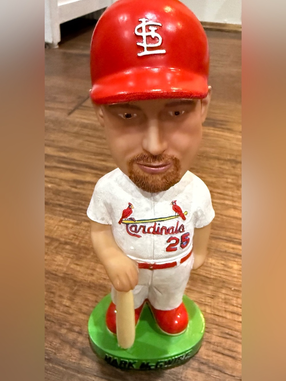Vintage 2001 Mark McGwire Baltimore "Bobble Dobbles" bobblehead - paint chip